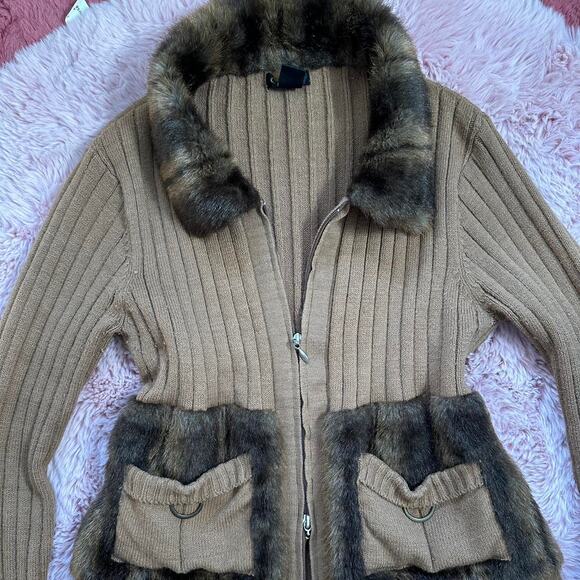 Gorgeous capri brown double zip with faux fur collar and pockets - Picture 6 of 8